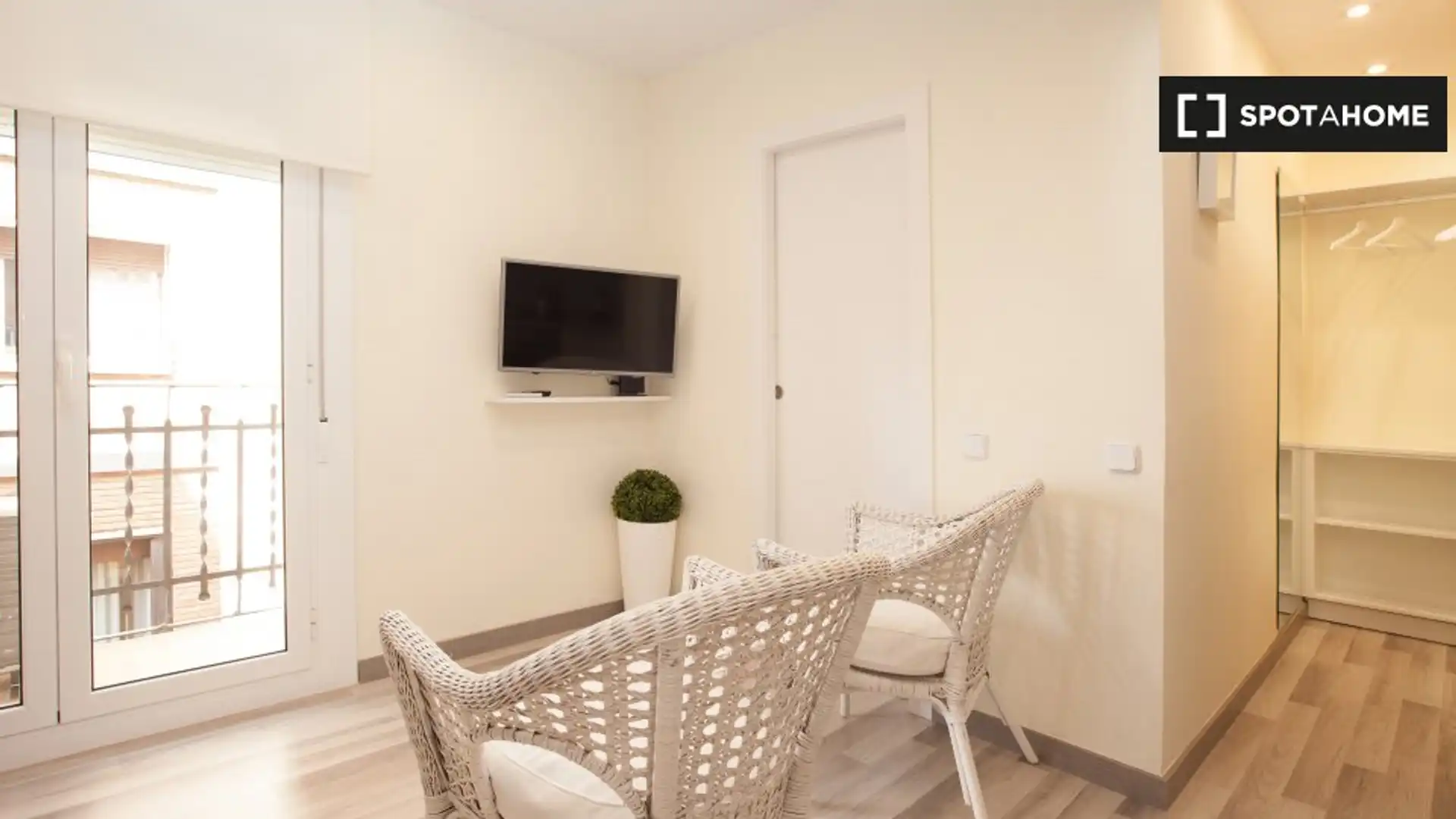 Sala de estar de Piso de alquiler en  Barcelona Capital con Aire acondicionado, Calefacción y Amueblado