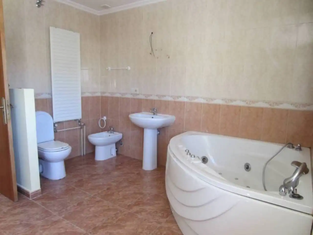 Bathroom of Houses for sale in Fuentes de Oñoro  with Air Conditioner, Terrace and Swimming Pool