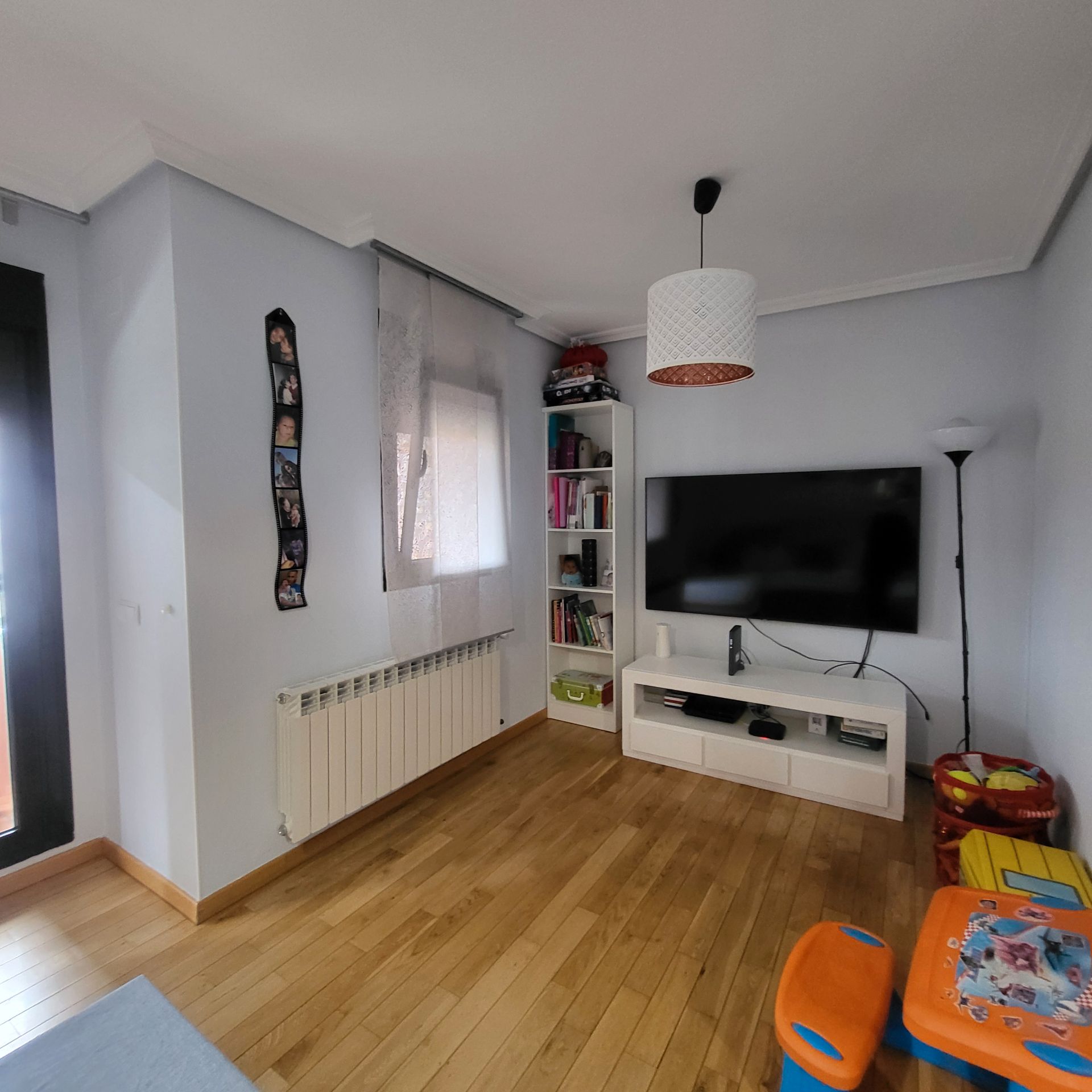 Living room of Flat for sale in Seseña  with Air Conditioner, Heating and Parquet flooring
