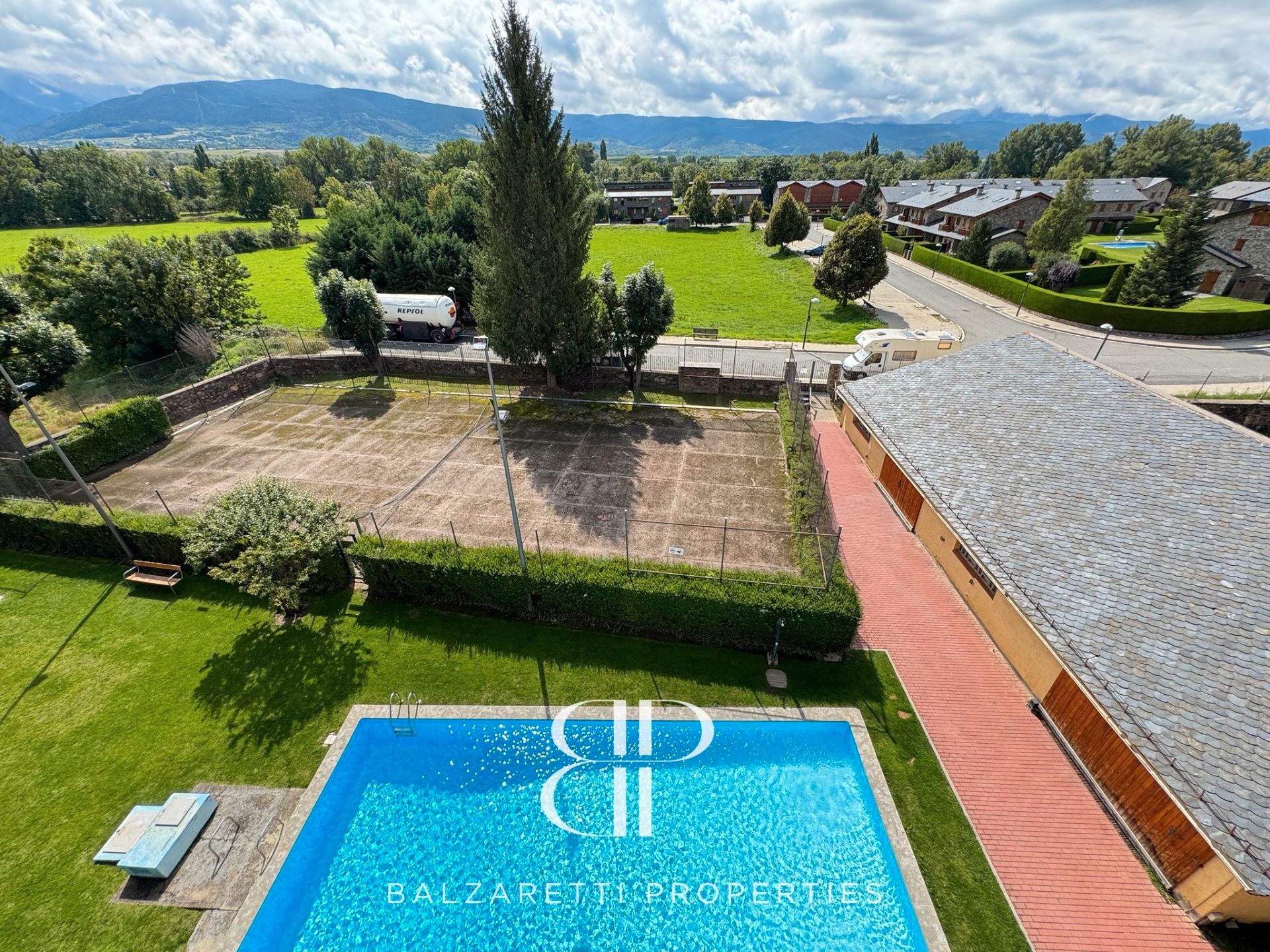 Garden of Flat for sale in Llívia  with Air Conditioner, Heating and Parquet flooring