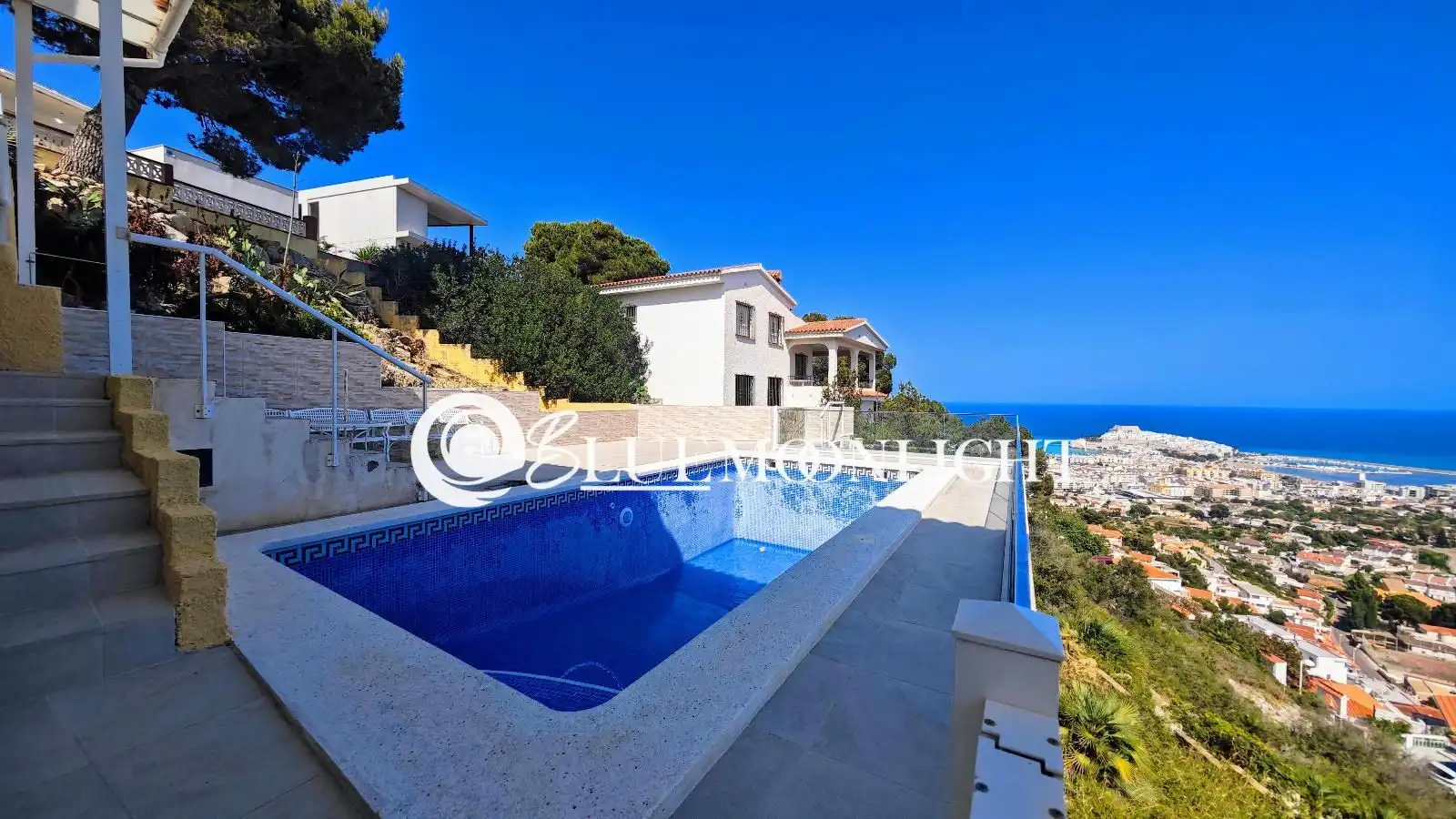 Villa avec terrasse à vendre à rumania