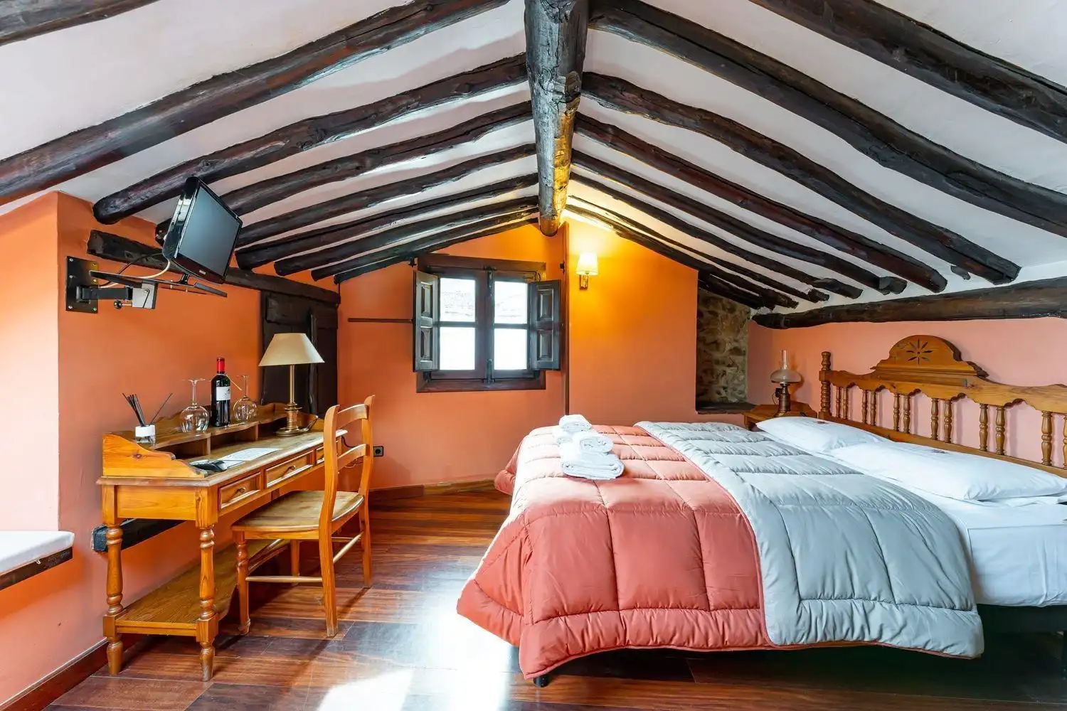 Dormitori de Finca rústica en venda en Candelario amb Calefacció, Jardí privat i Terrassa