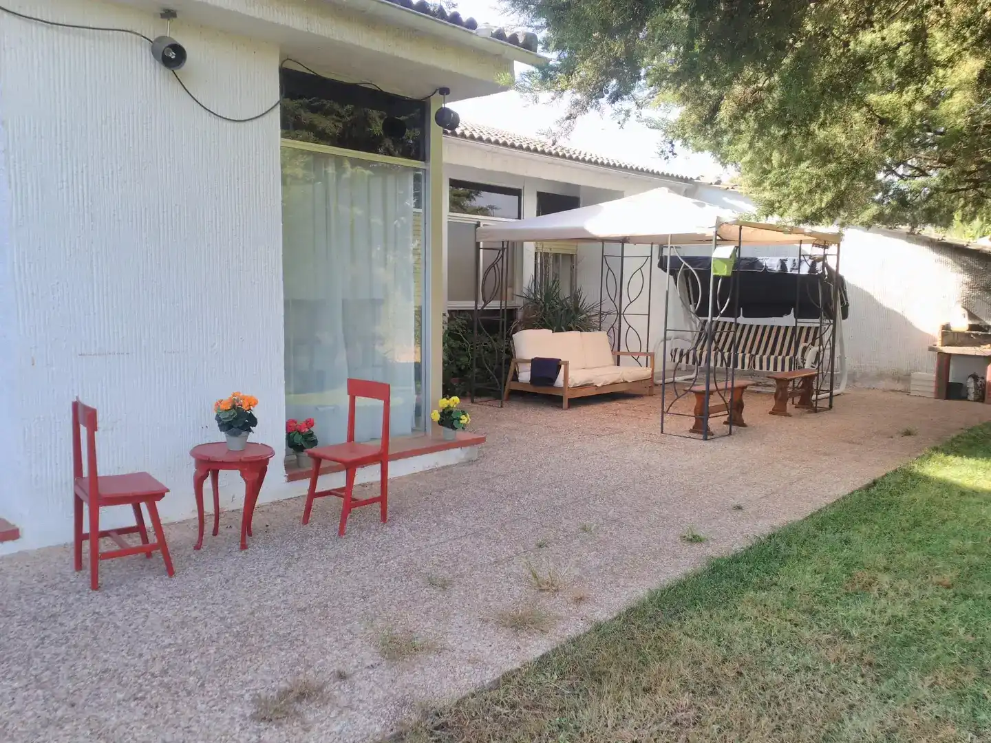 Terrassa de Casa o xalet en venda en Valdecaballeros amb Aire condicionat i Piscina