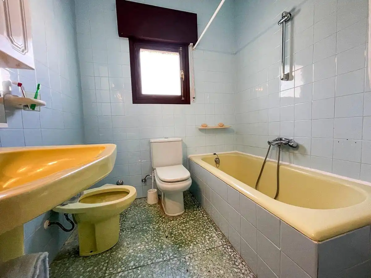 Bany de Casa o xalet en venda en L'Alfàs del Pi amb Terrassa i Piscina