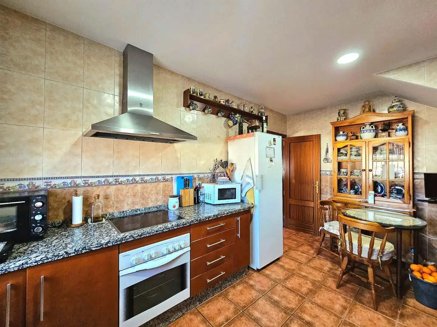 Kitchen of Houses for sale in Córdoba  with Air Conditioner, Private garden and Terrace