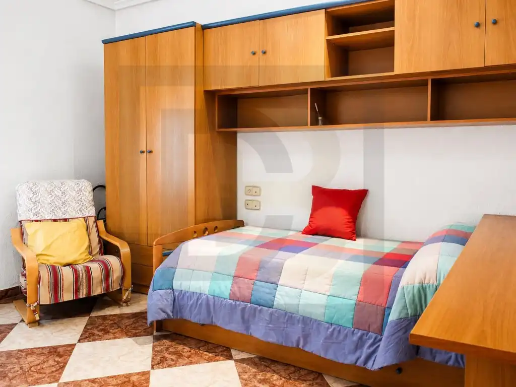 Dormitori de Casa o xalet en venda en San Miguel de Salinas amb Aire condicionat, Terrassa i Moblat