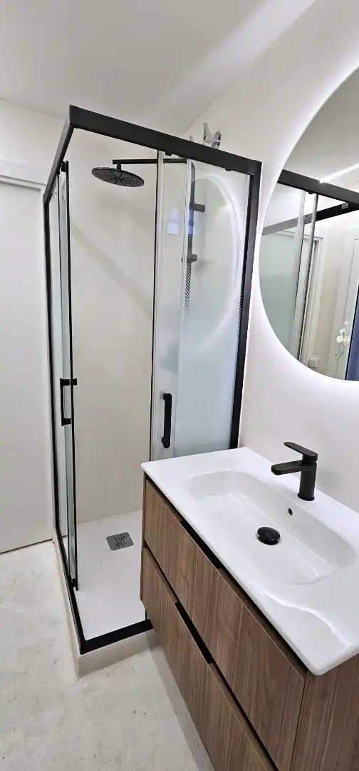 Baño de Planta baja de alquiler en Barcelona con Aire acondicionado, Calefacción y Parquet