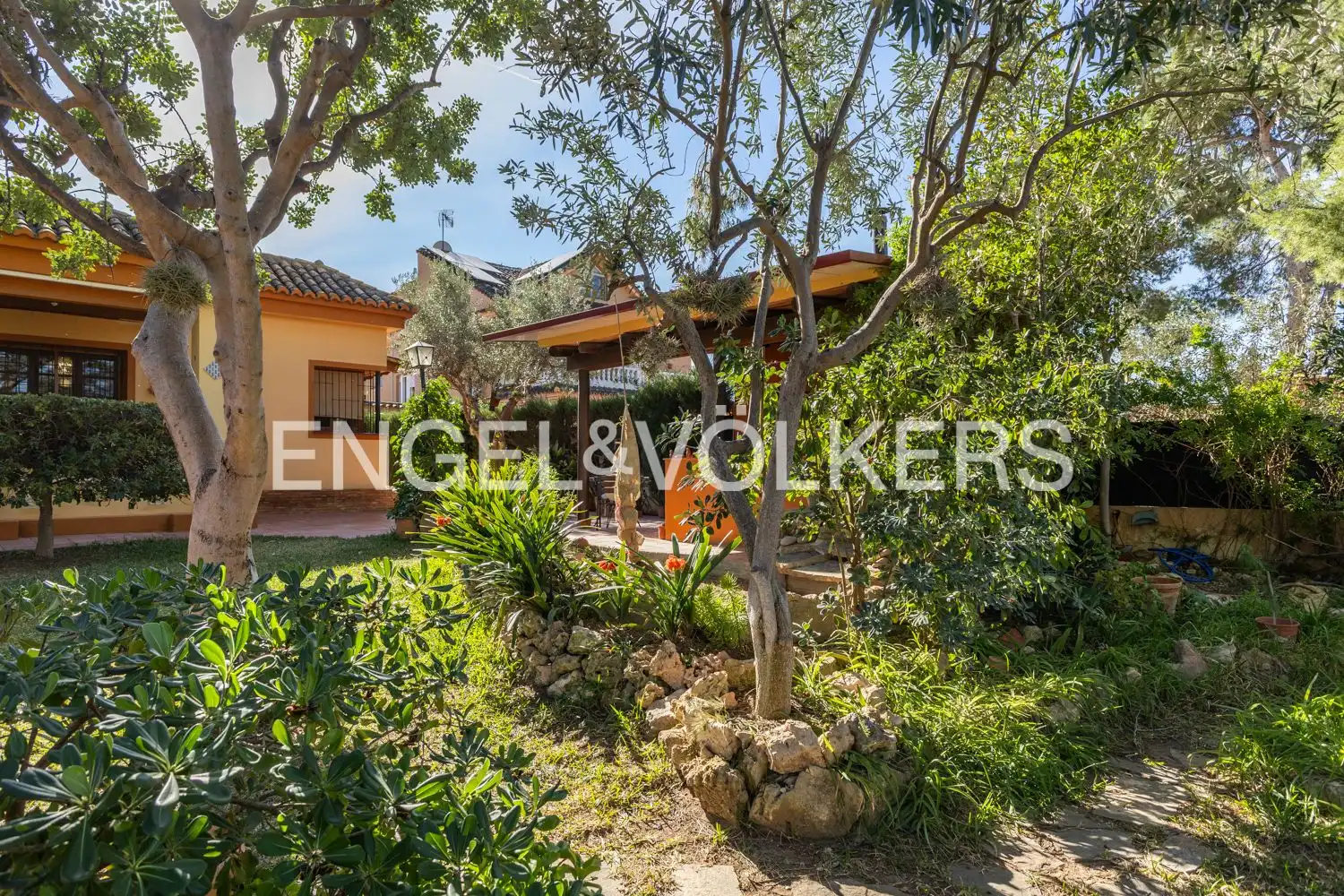 Vista exterior de Casa o chalet en venta en Paterna con Aire acondicionado, Calefacción y Jardín privado