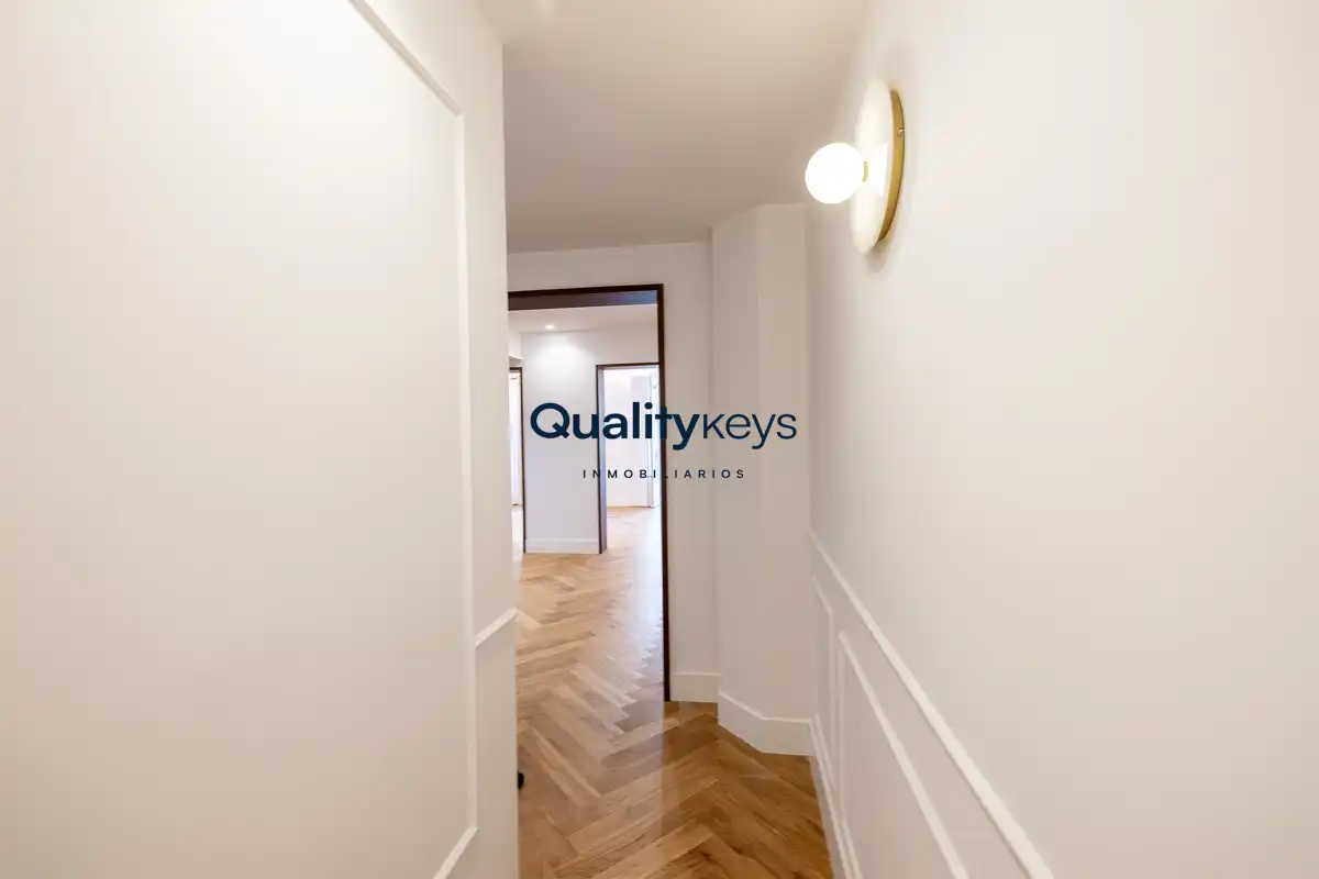 Flat for sale in Madrid  with Air Conditioner, Heating and Storage room
