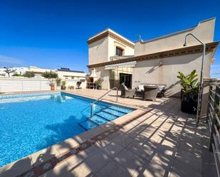 Piscina de Casa o xalet en venda en  Almería Capital amb Jardí privat i Jacuzzi