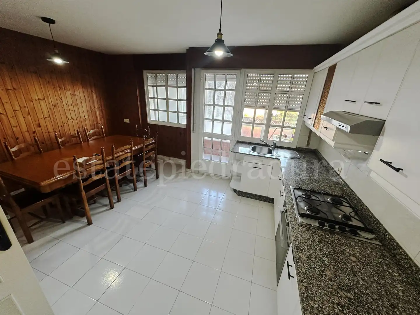 Cocina de Piso en venta en O Grove   con Amueblado, Horno y Lavadora