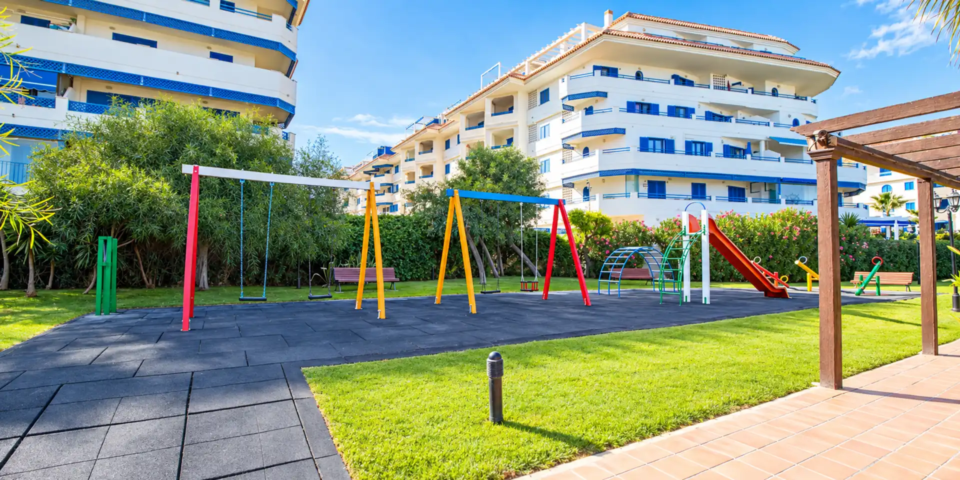Aparcament de Apartament en venda en Manilva amb Aire condicionat, Terrassa i Traster