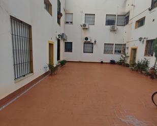 Exterior view of Flat for sale in  Sevilla Capital  with Air Conditioner