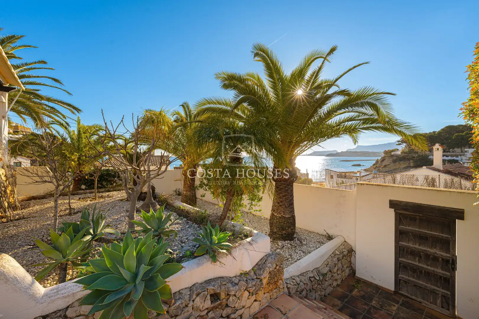 Vista exterior de Casa o xalet en venda en Moraira amb Aire condicionat, Calefacció i Jardí privat