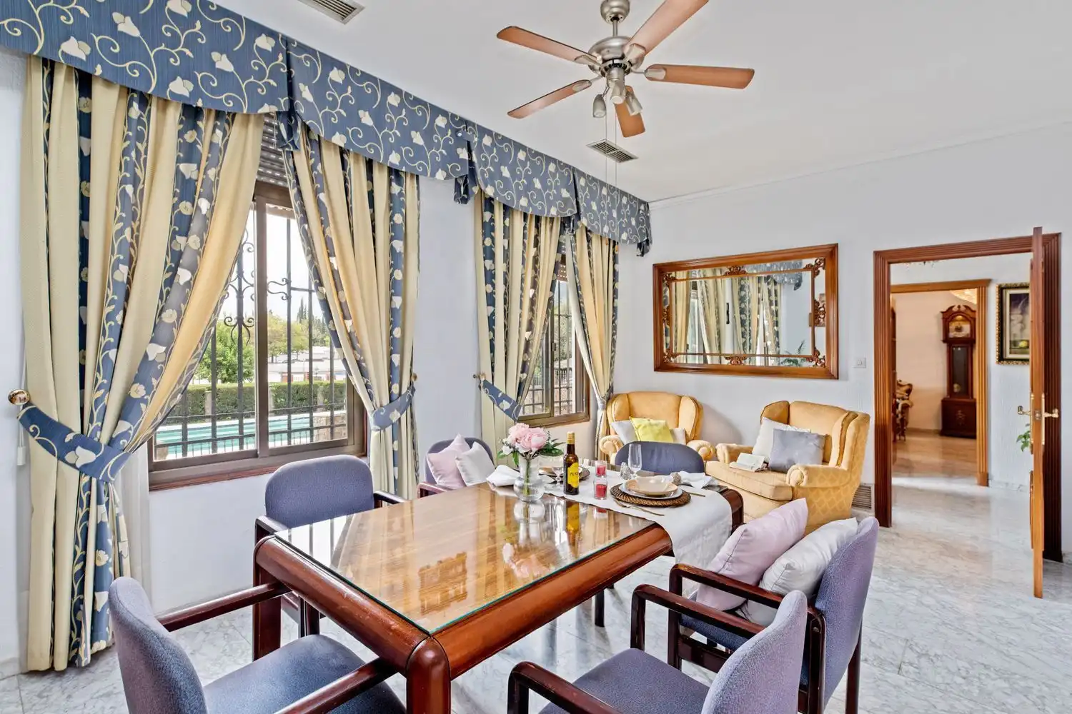 Dining room of Houses for sale in Córdoba  with Air Conditioner, Private garden and Terrace