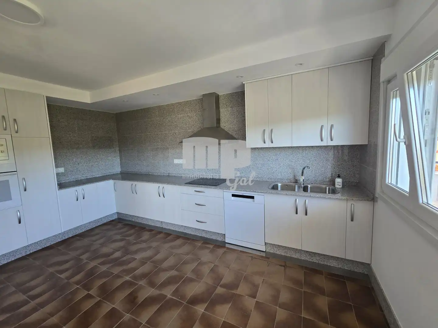 Cocina de Casa o chalet en venta en Vilaboa con Calefacción, Jardín privado y Trastero