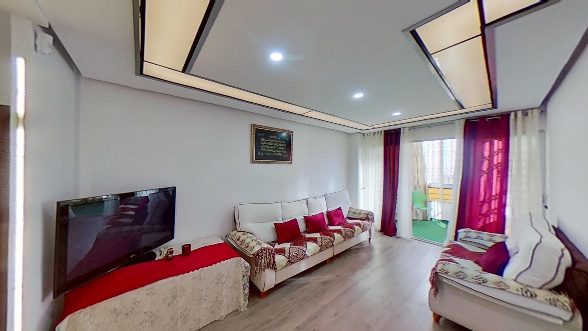 Sala de estar de Piso en venta en Alicante / Alacant con Jardín privado, Parquet y Amueblado