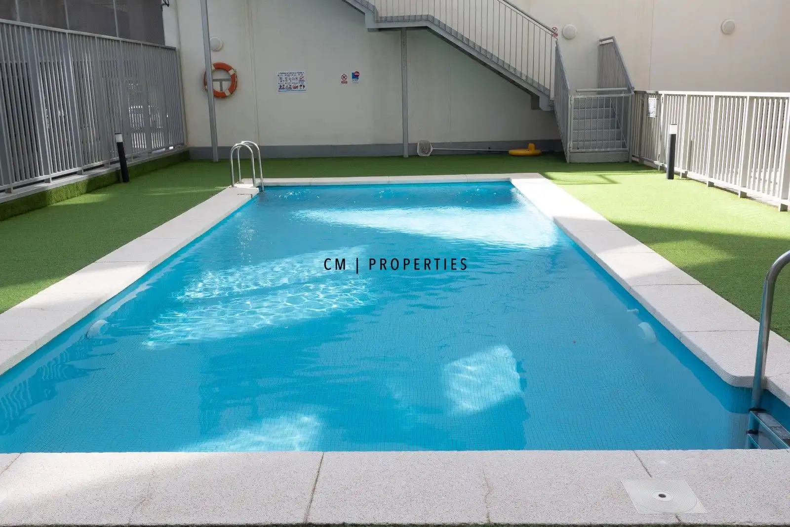 Piscina de Pis en venda en Valencia amb Aire condicionat, Calefacció i Traster