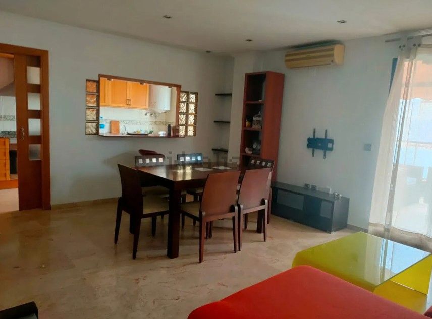 Menjador de Dúplex de lloguer en Catarroja amb Aire condicionat, Terrassa i Moblat