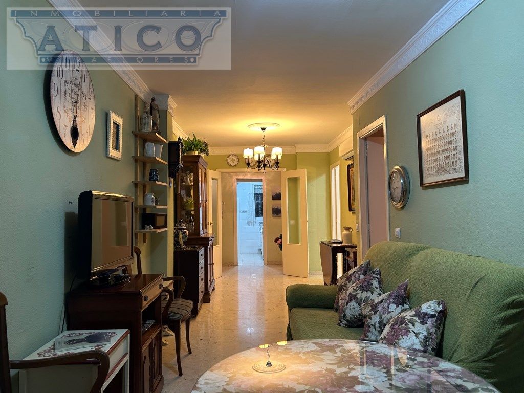 Sala d'estar de Pis en venda en  Sevilla Capital