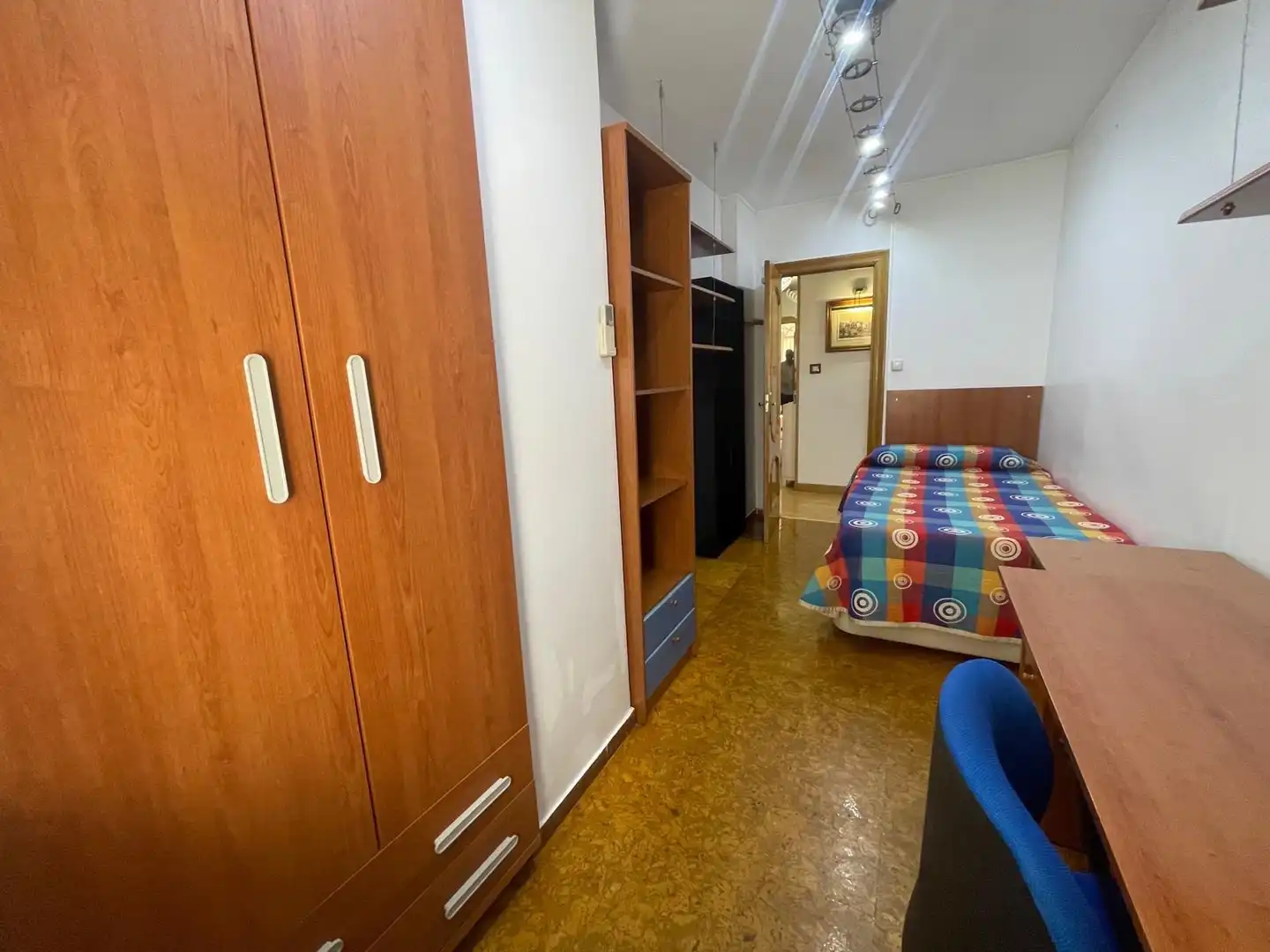 Habitación de Piso de alquiler en Granada con Aire acondicionado, Calefacción y Amueblado