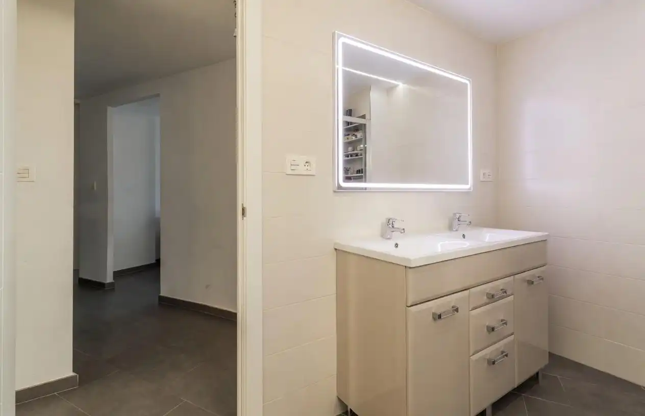 Badezimmer von Wohnung zum Verkauf in Elche / Elx