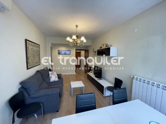 Sala de estar de Piso de alquiler en  Madrid Capital con Aire acondicionado y Amueblado
