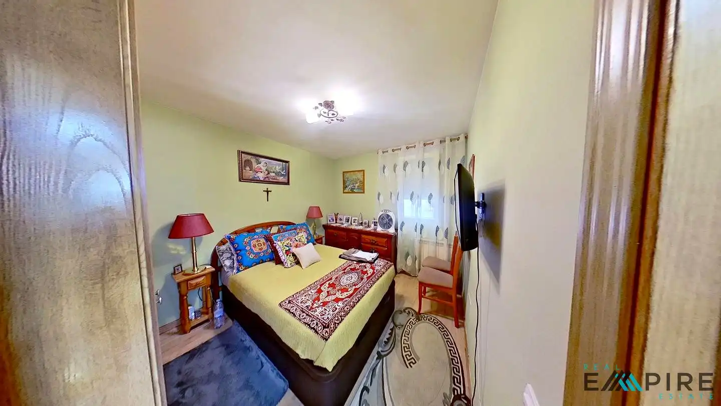 Bedroom of Flat for sale in Carabanchel