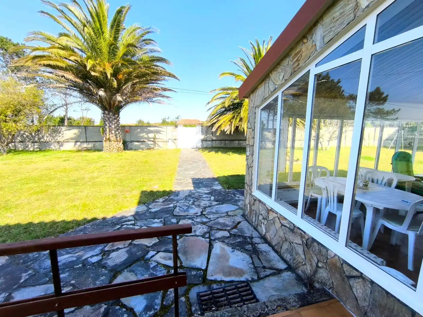 Jardí de Casa o xalet en venda en Carballo amb Calefacció, Jardí privat i Moblat