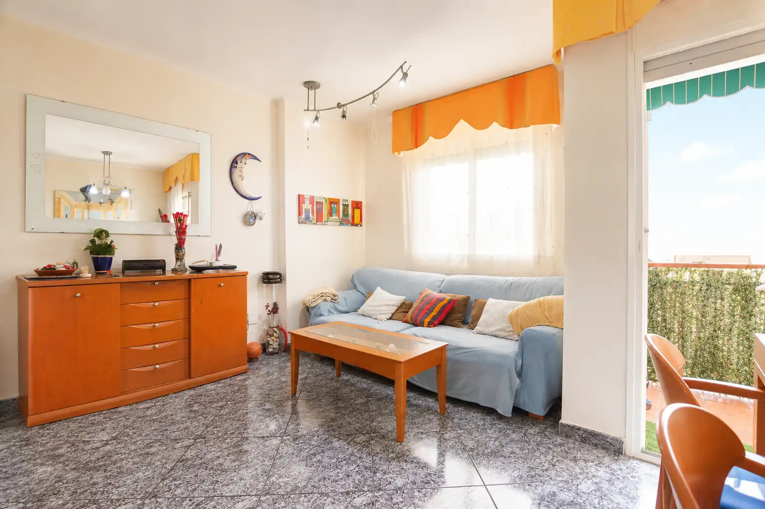 Living room of Flat for sale in Santa Coloma de Gramenet  with Air Conditioner and Terrace