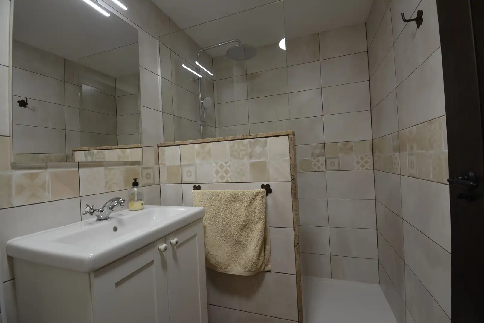 Badezimmer von Country house zum Verkauf in Robledillo de Mohernando mit Klimaanlage, Privatgarten und Terrasse