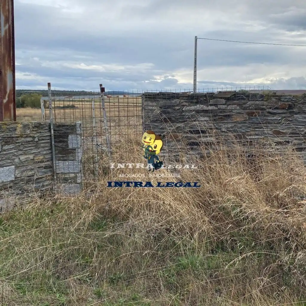 Land for sale in Miranda de Azán