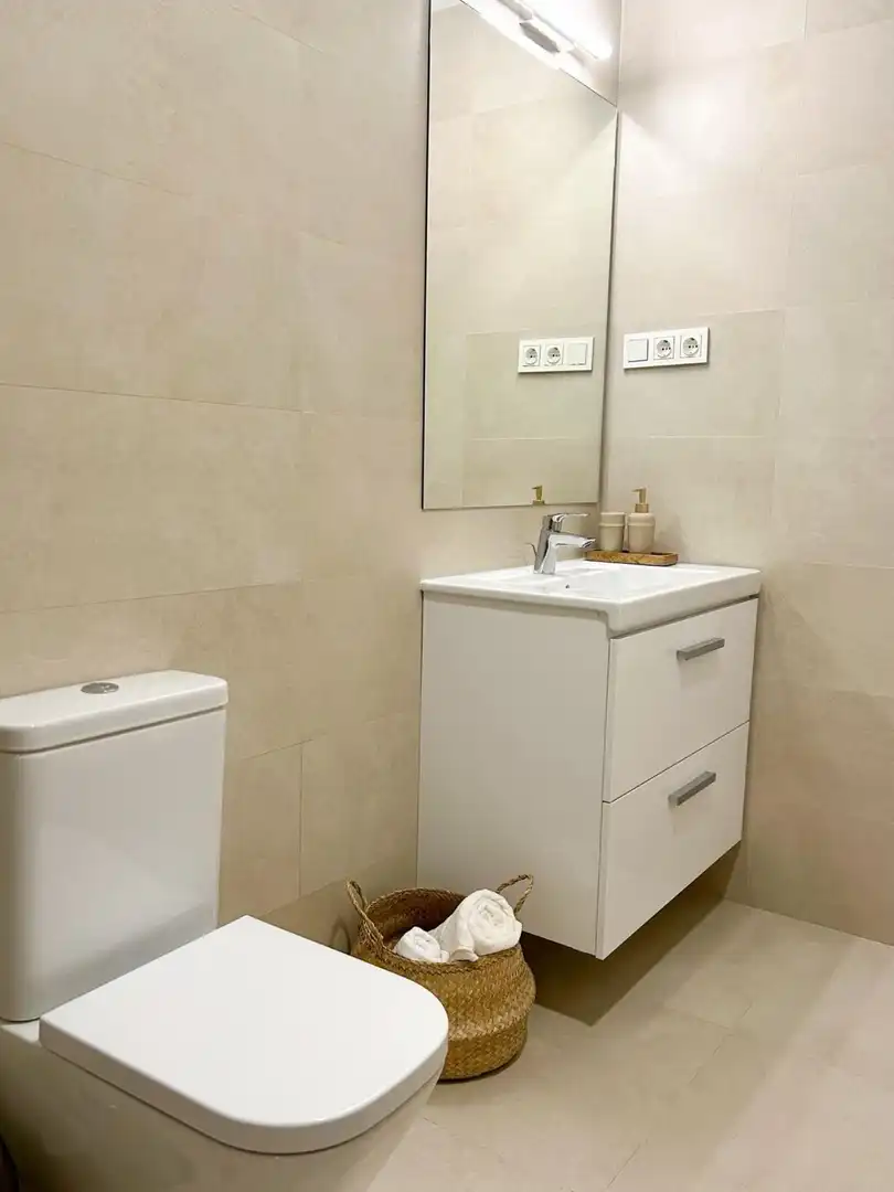 Bany de Apartament en venda en Málaga amb Piscina