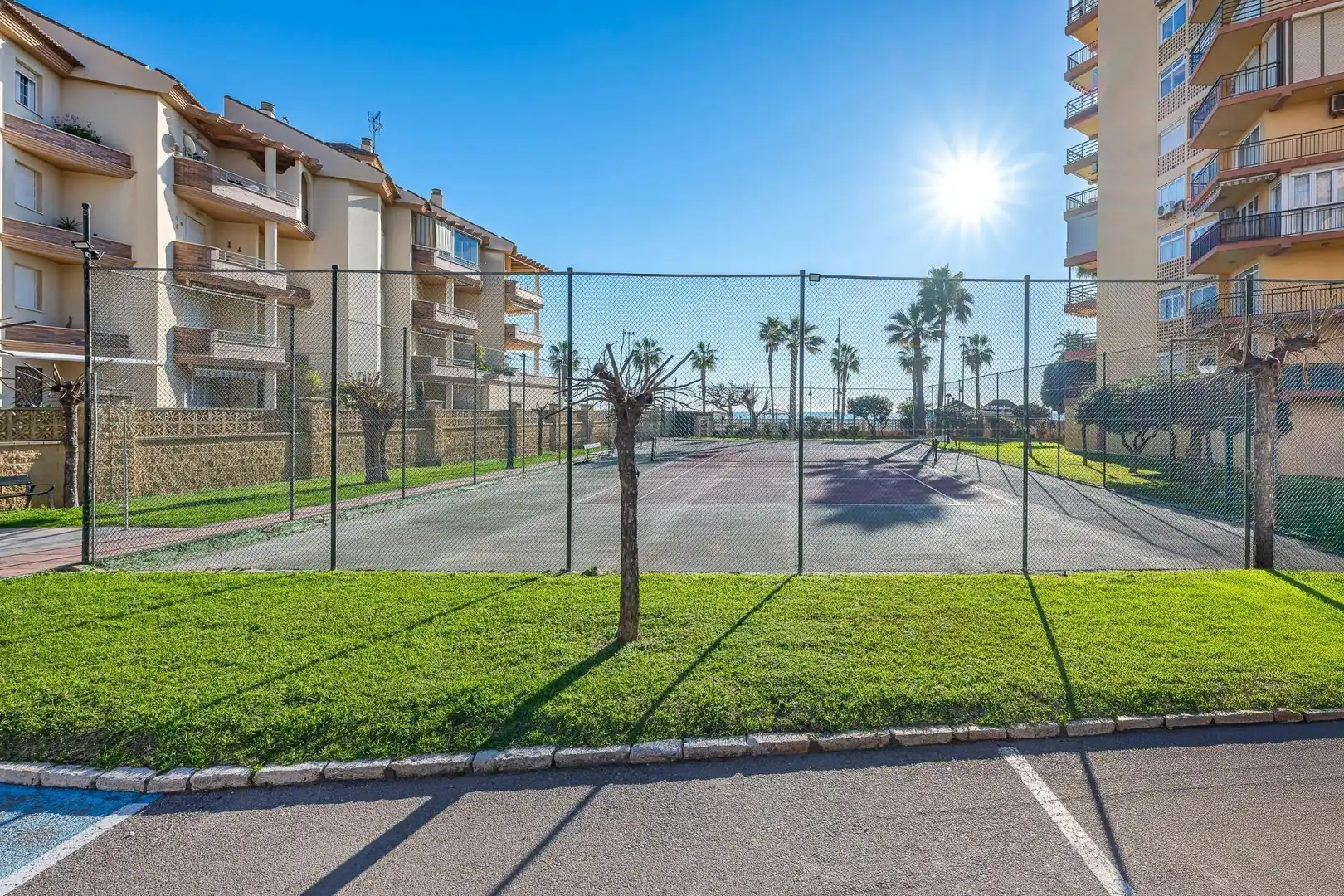 Aparcament de Pis en venda en Torremolinos amb Aire condicionat, Calefacció i Jardí privat