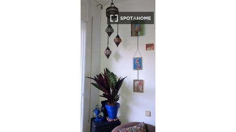 Foto 4 de Habitació a El Camp de l'Arpa del Clot, Barcelona Capital