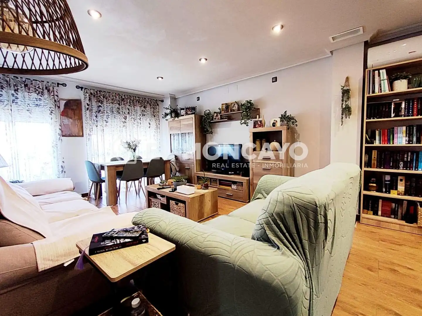 Living room of Apartments for sale in Dolores  with Air Conditioner, Heating and Storage room