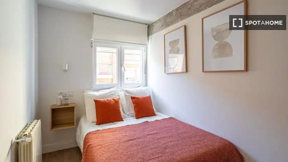 Bedroom of Flat for rent in Madrid  with Air Conditioner, Heating and Furnished