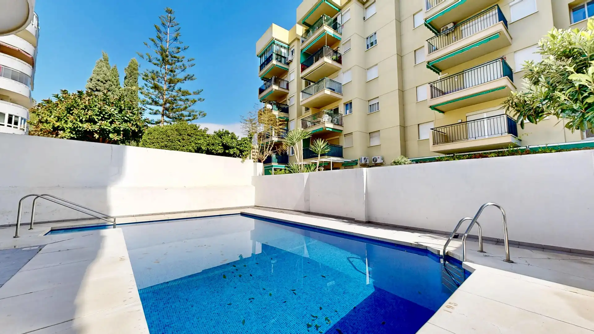 Swimming pool of Apartments for sale in Fuengirola  with Parquet flooring and Balcony