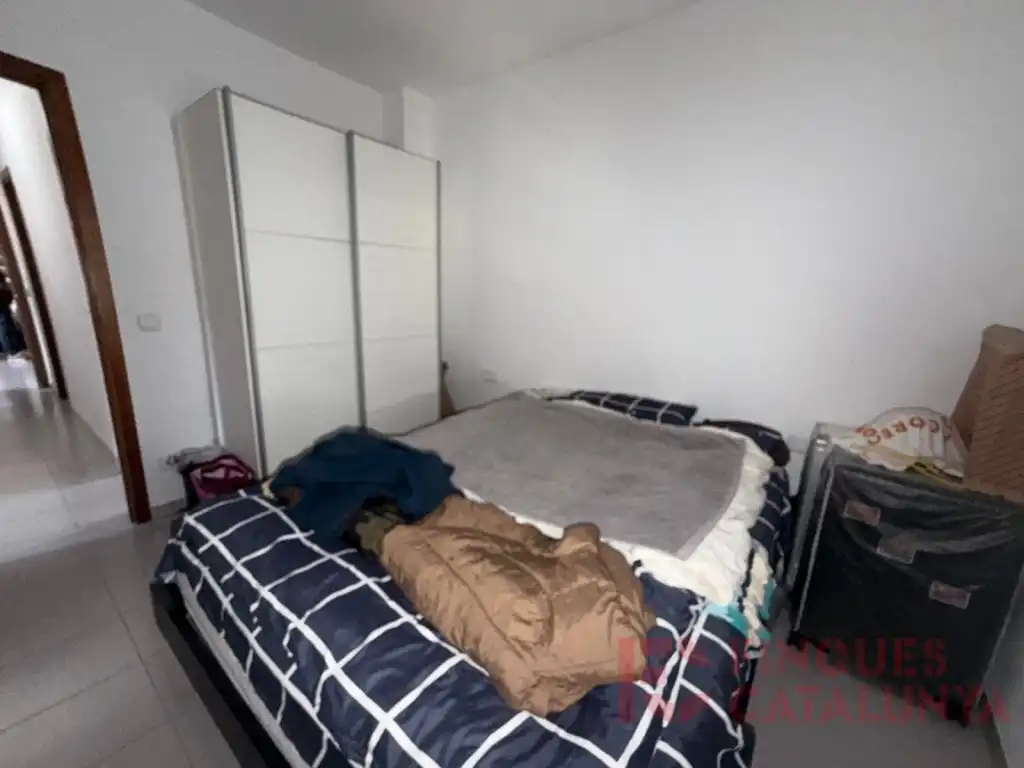 Schlafzimmer von Wohnung zum Verkauf in Girona