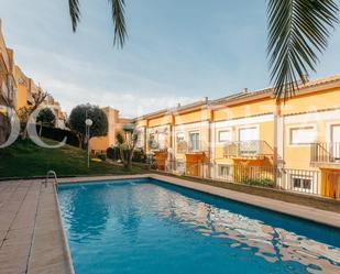 Swimming pool of Single-family semi-detached for sale in Chiva  with Air Conditioner, Heating and Private garden