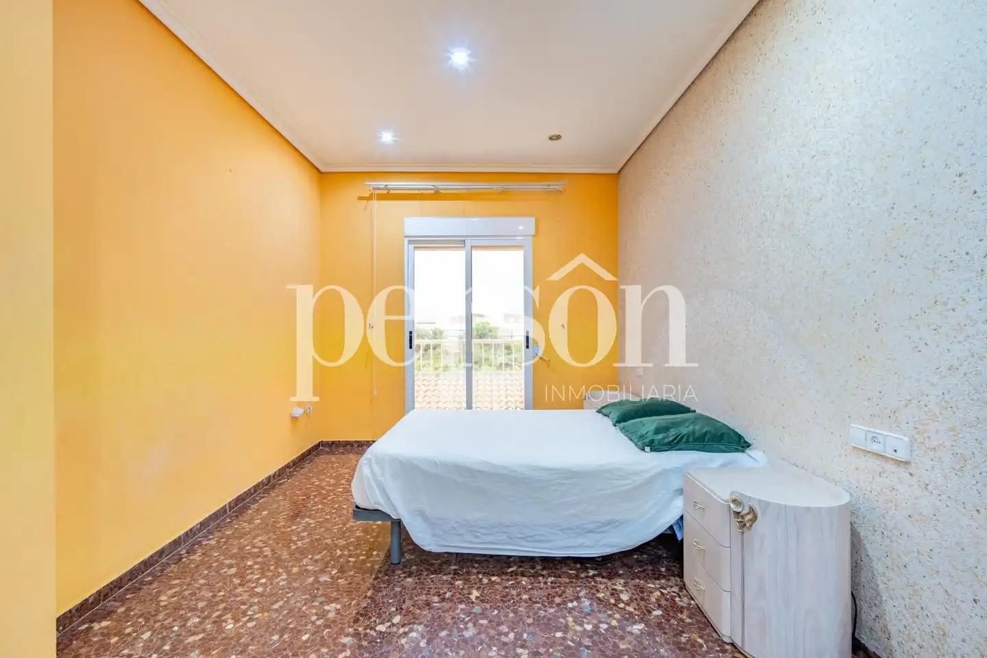 Dormitori de Casa o xalet en venda en Valencia amb Aire condicionat, Terrassa i Traster