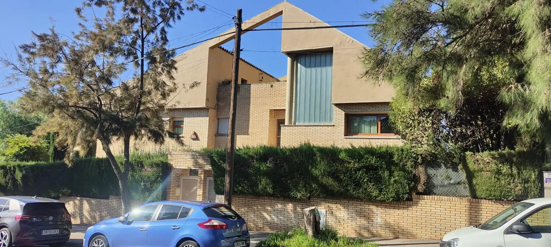 Vista exterior de Casa o chalet en venta en Esplugues de Llobregat con Aire acondicionado, Calefacción y Jardín privado