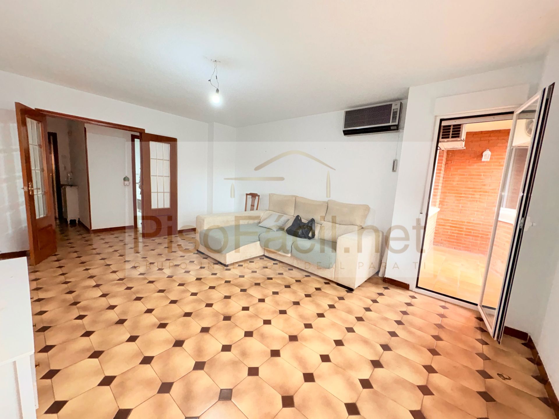 Living room of Flat for sale in  Toledo Capital  with Air Conditioner, Heating and Terrace