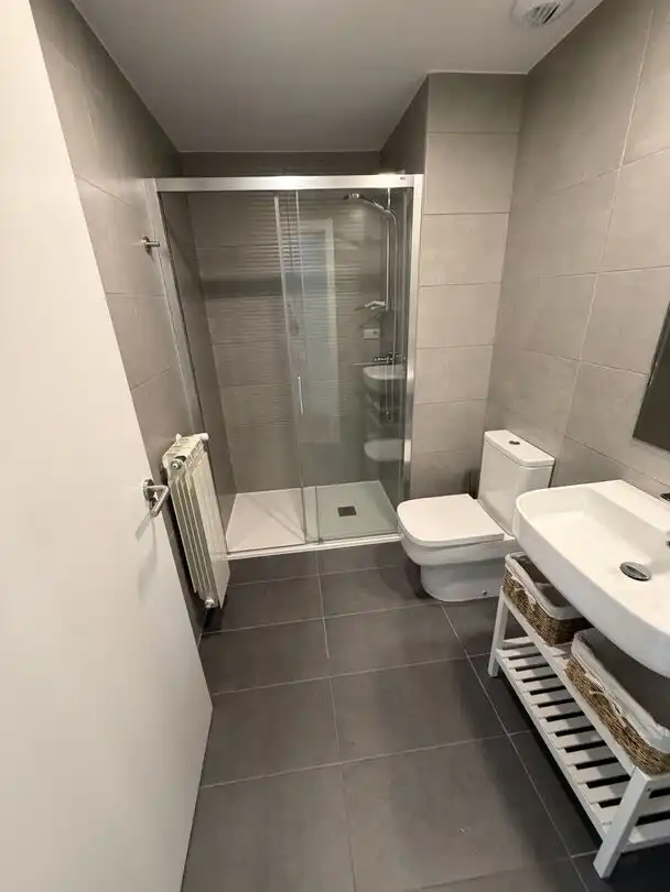Baño de Piso de alquiler en Vitoria - Gasteiz con Calefacción, Terraza y Trastero