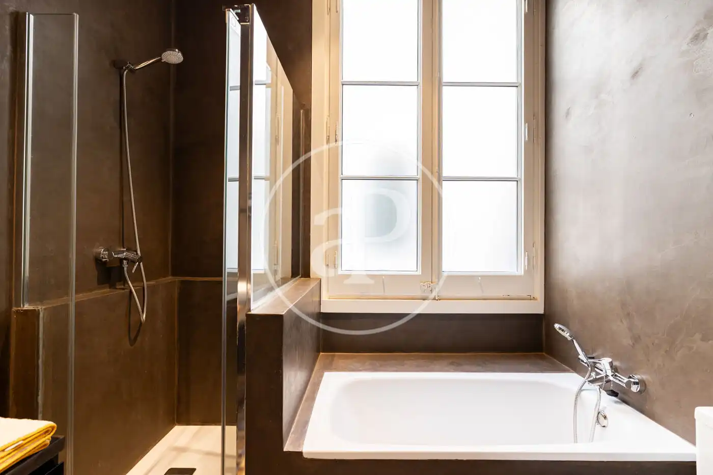 Badezimmer von Wohnung zur Miete in Barcelona mit Klimaanlage, Heizung und Möbliert