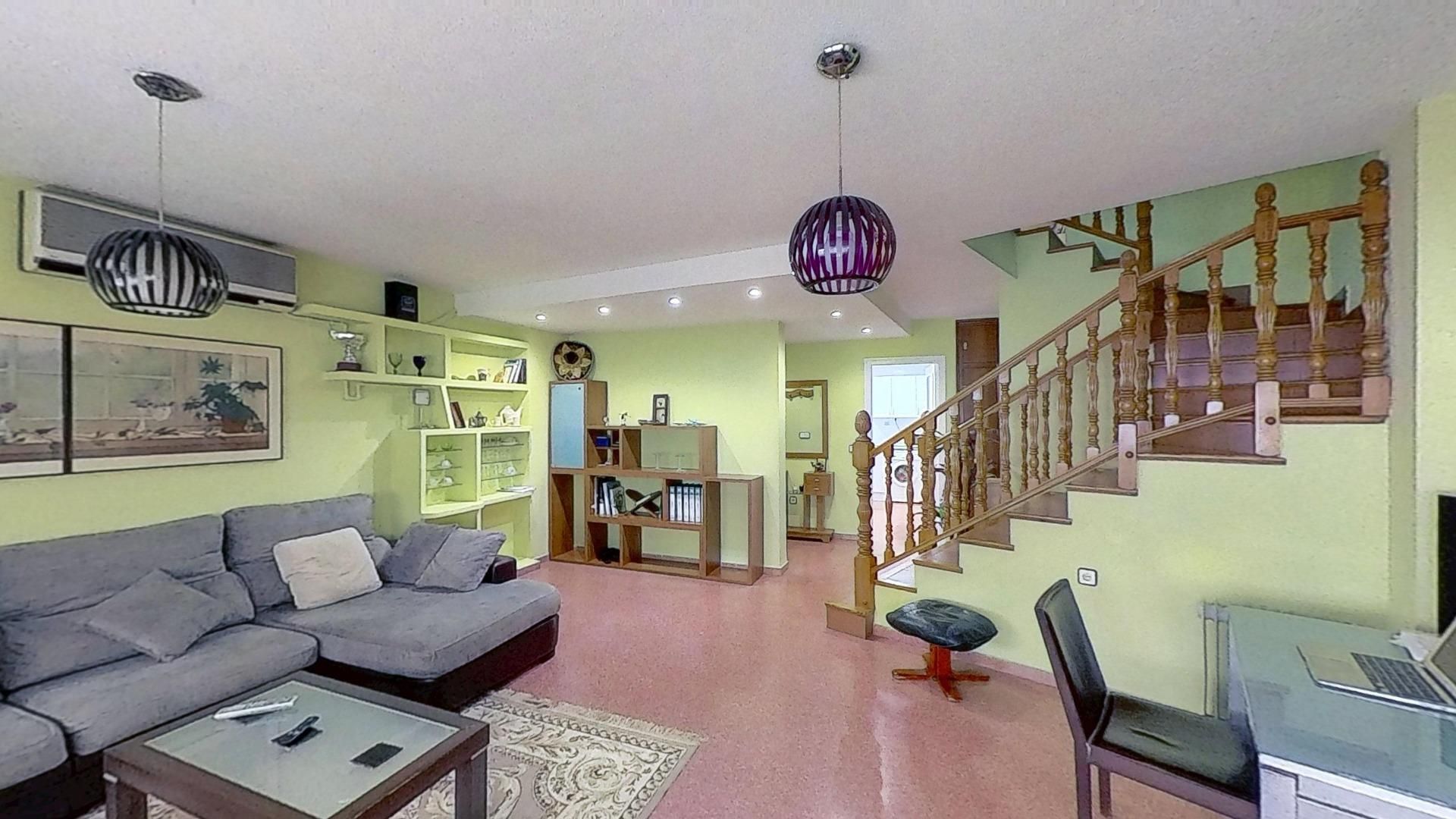 Sala d'estar de Dúplex en venda en Alicante / Alacant amb Aire condicionat