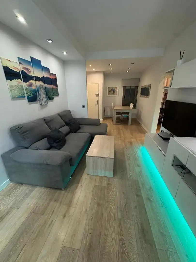 Sala d'estar de Apartament en venda en Barcelona amb Parquet i Balcó