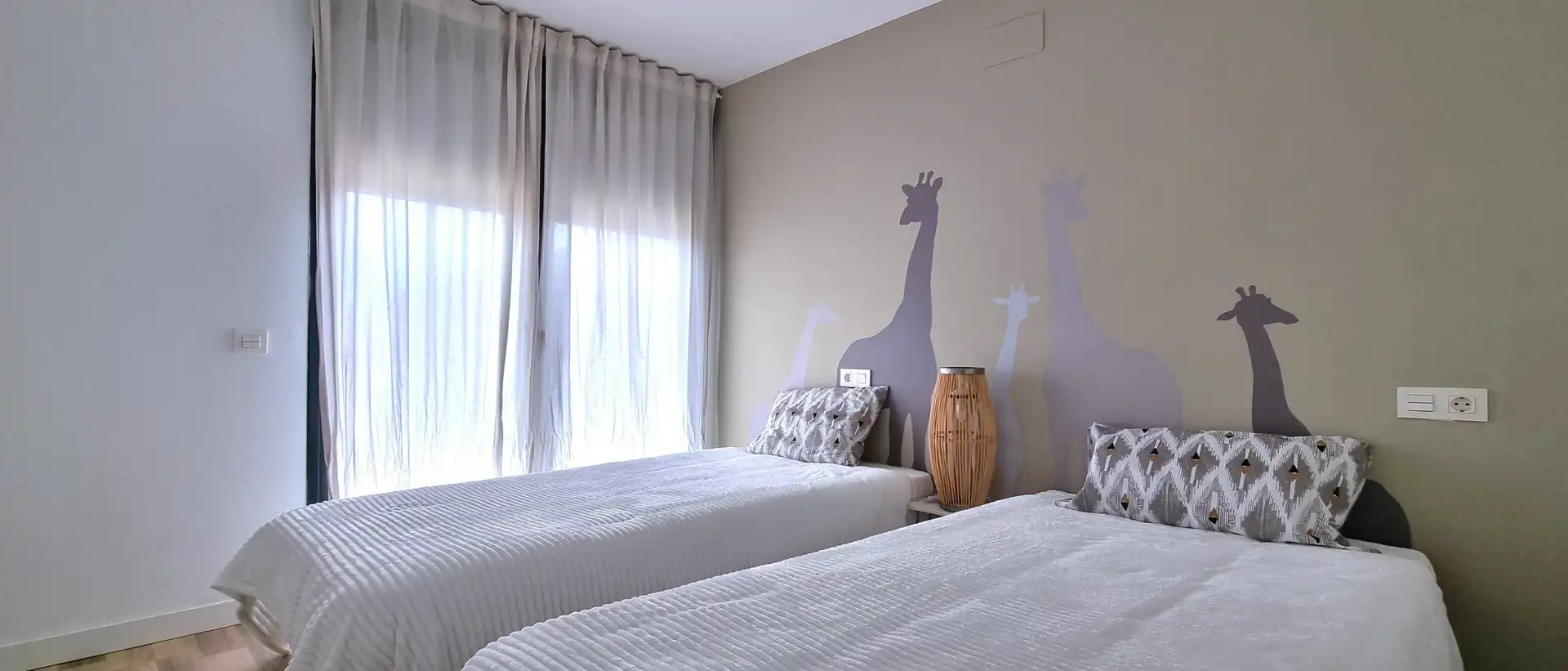 Schlafzimmer von Einfamilien-Reihenhaus zum Verkauf in Vegas de Matute mit Heizung, Privatgarten und Terrasse