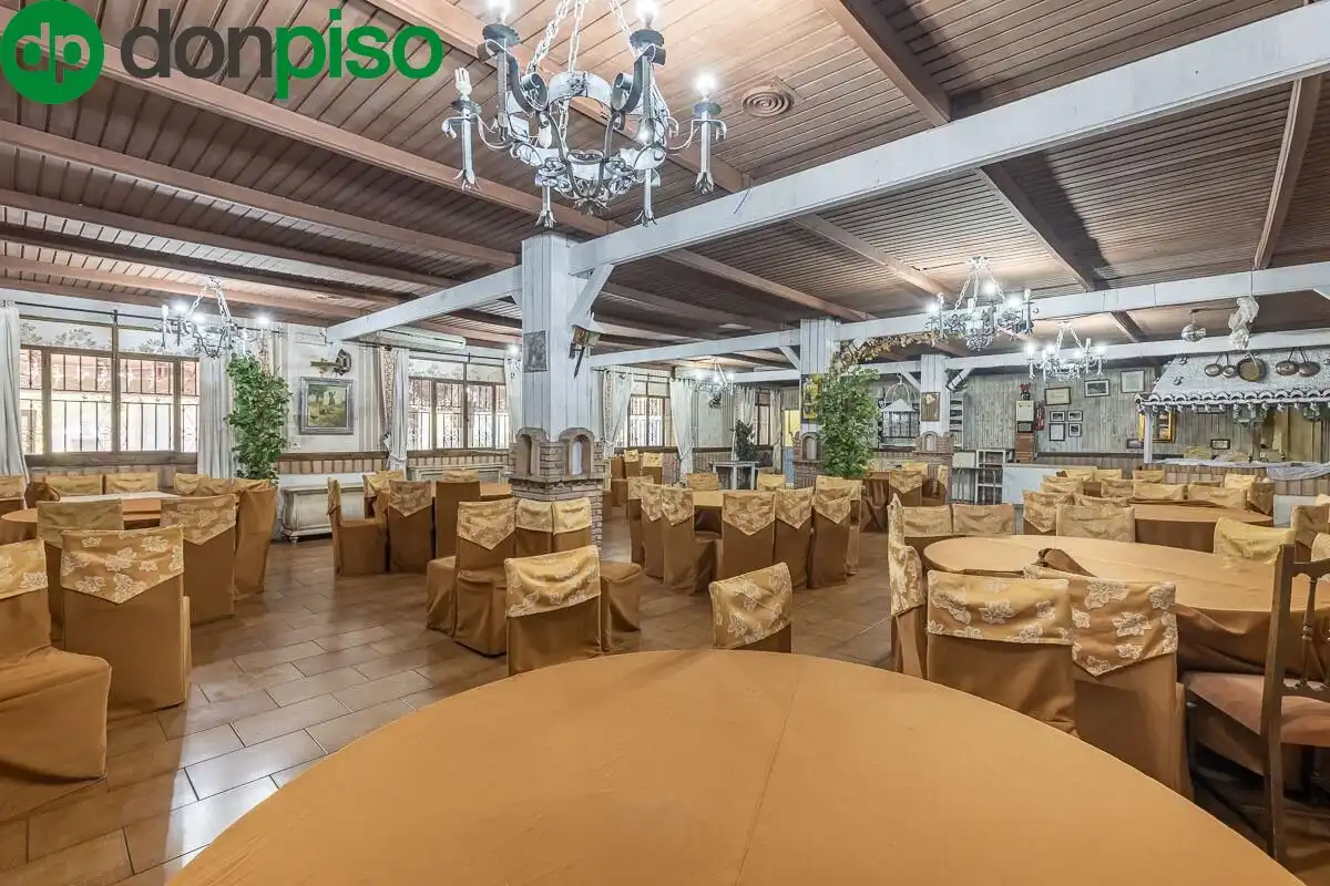 Local en venta en Pinos Genil con Terraza