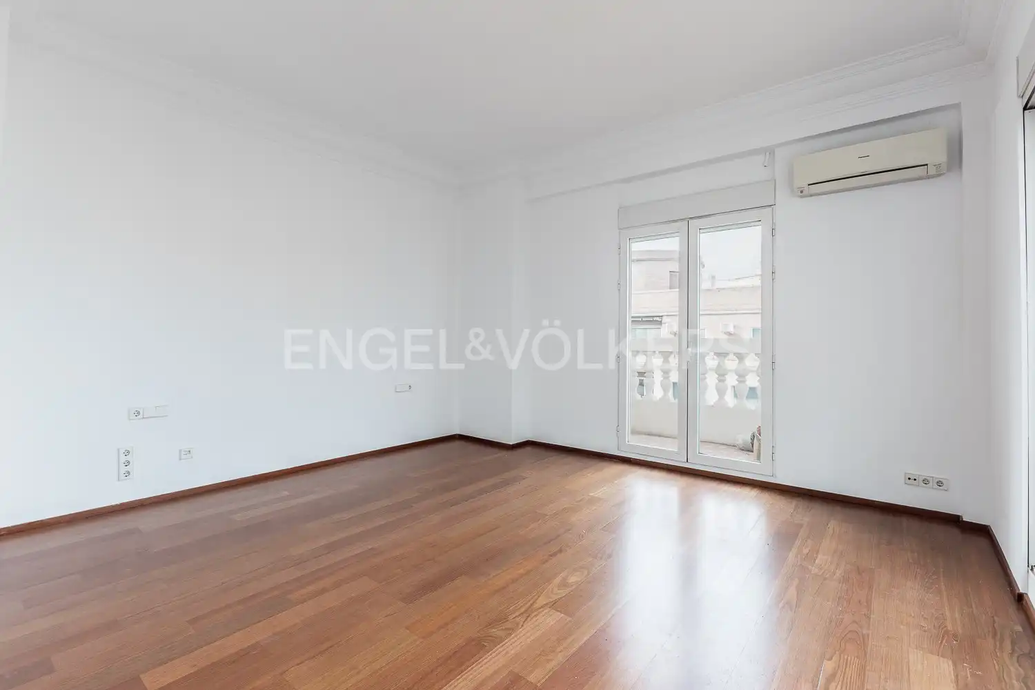 Sala de estar de Ático en venta en Valencia con Aire acondicionado, Calefacción y Parquet
